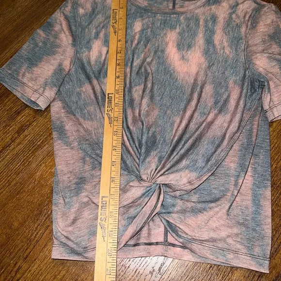 Lululemon Athetica Gray Crescent Tied Short Sleeve Top Size 2 - Picture 7 of 8